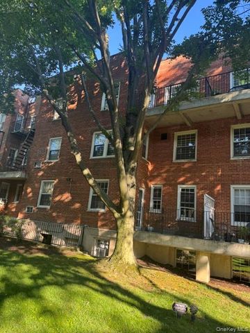 127 Second Street 1F, Garden City, NY 11530