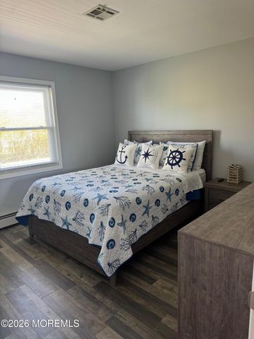 1 Ashcroft Lane, Toms River, NJ 08757