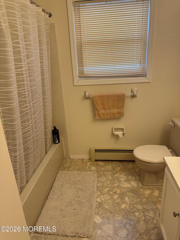 1 Ashcroft Lane, Toms River, NJ 08757