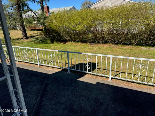 1 Ashcroft Lane, Toms River, NJ 08757