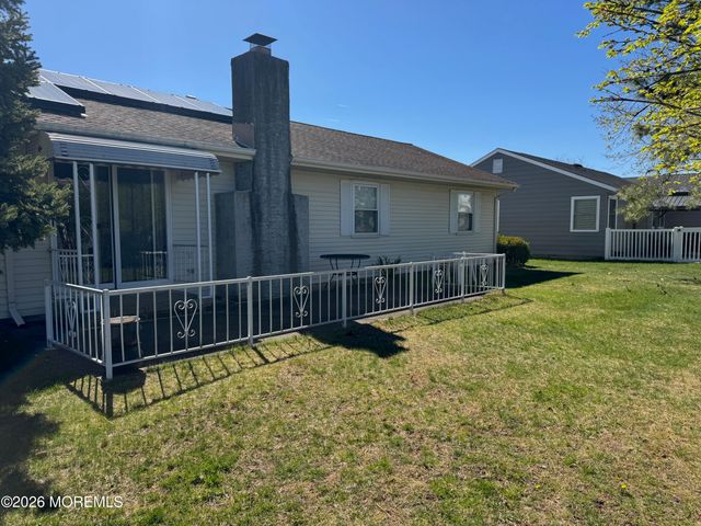 1 Ashcroft Lane, Toms River, NJ 08757