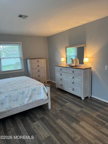 1 Ashcroft Lane, Toms River, NJ 08757