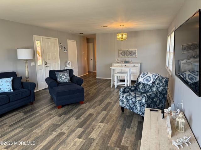 1 Ashcroft Lane, Toms River, NJ 08757