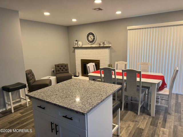 1 Ashcroft Lane, Toms River, NJ 08757