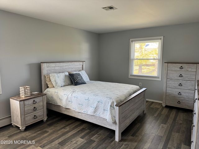 1 Ashcroft Lane, Toms River, NJ 08757