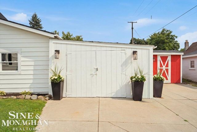 1015 Cass Road, St Clair, MI 48079