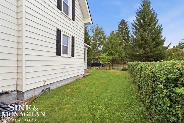 1015 Cass Road, St Clair, MI 48079