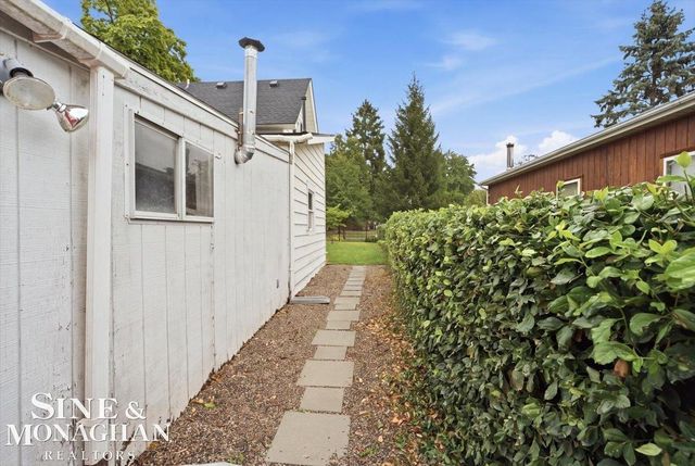 1015 Cass Road, St Clair, MI 48079