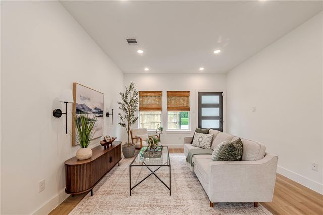 9527 Beckley Street, Houston, TX 77088