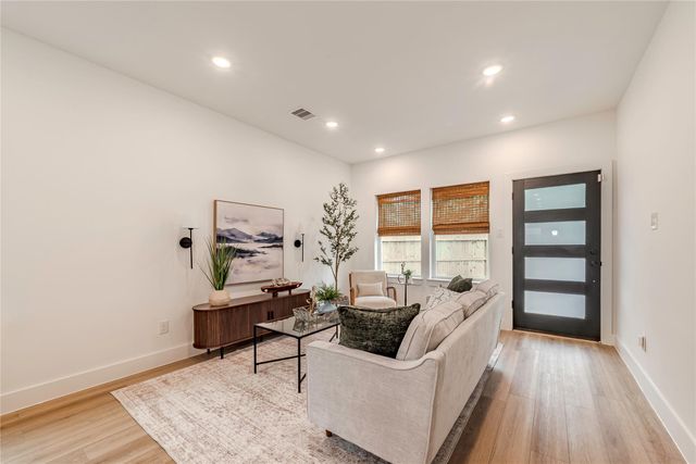 9527 Beckley Street, Houston, TX 77088
