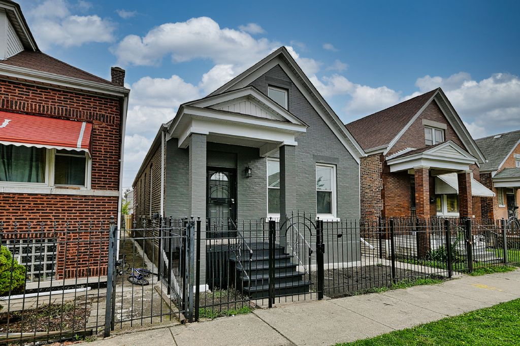 1645 S Keeler Avenue, Chicago, IL 60623 — photo 2