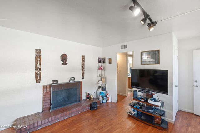 1620 N Wilmot Rd Unit F235, Tucson, AZ 85712