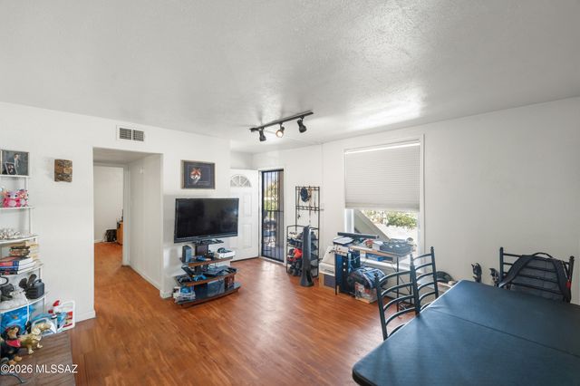 1620 N Wilmot Rd Unit F235, Tucson, AZ 85712