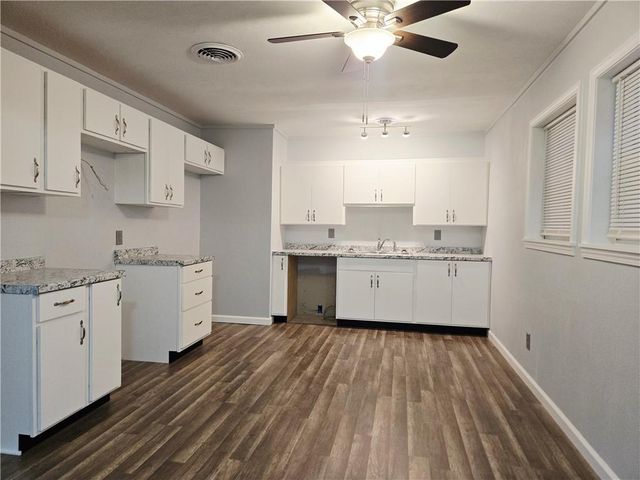 205 W Washington Street, Frontenac, KS 66763