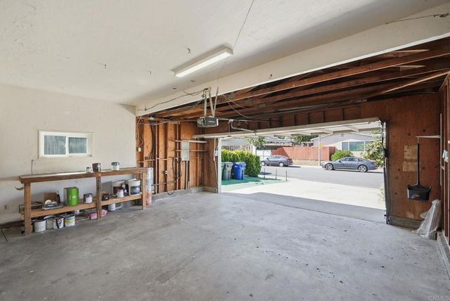 8451 Lomker Way, Santee, CA 92071