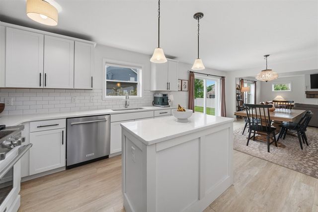 3701 Taunton Trail, Portage, MI 49024