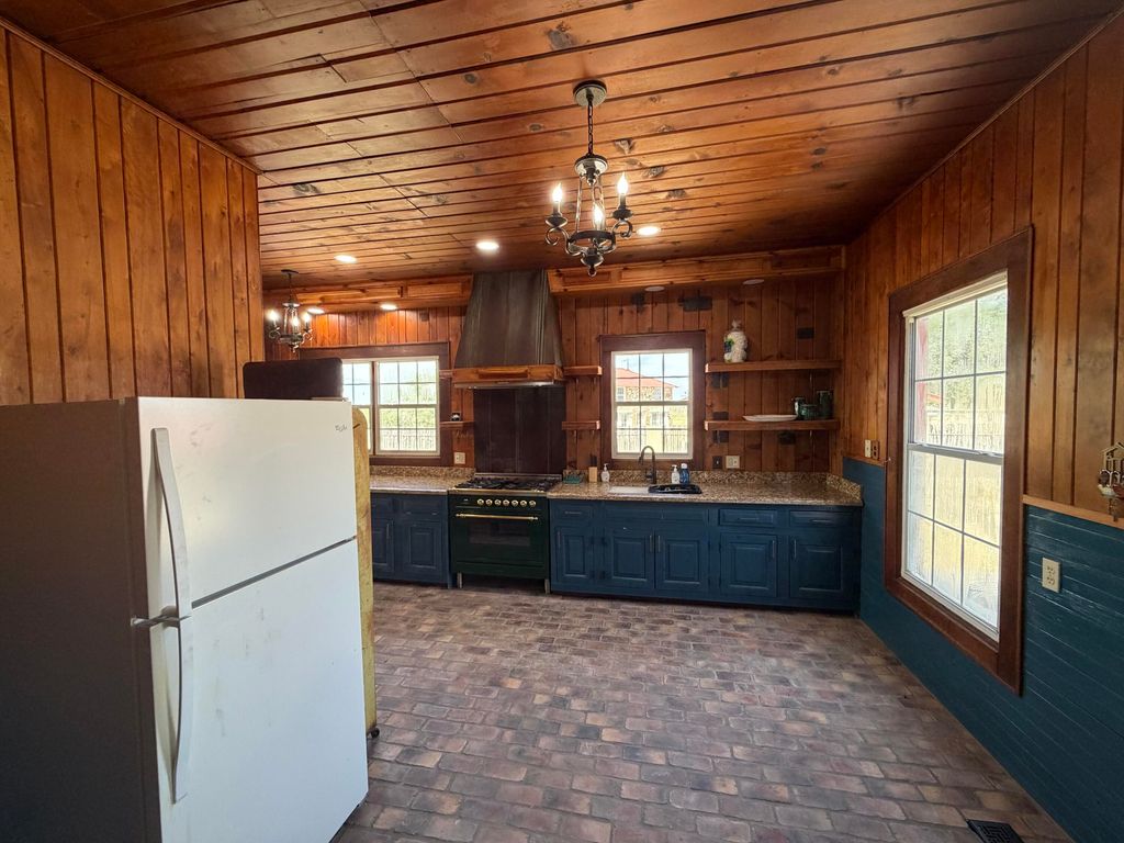 Image 20 of property listing at 301 Ranch To Market Road 2597, Sonora, TX 76950