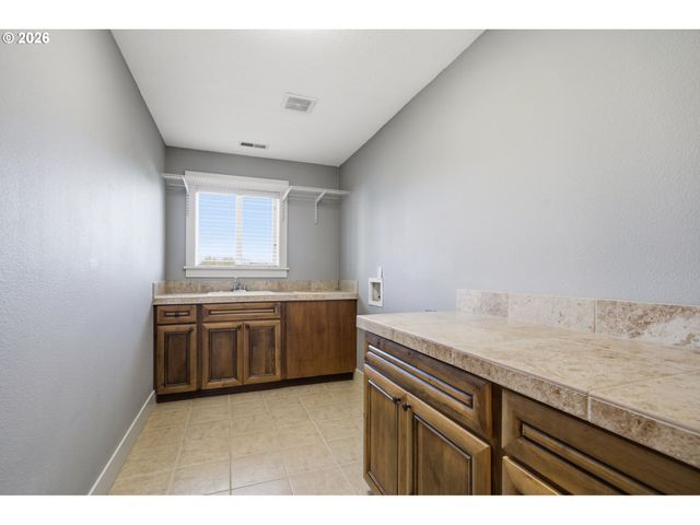 2234 Nw UTAH Ct, Camas, WA 98607