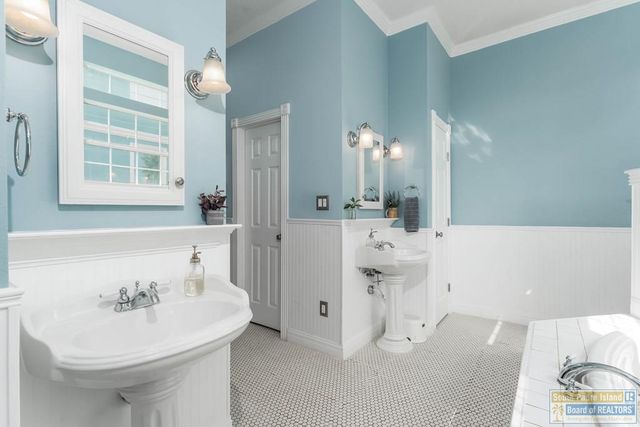 109 W Morningside Dr., South Padre Island, TX 78597