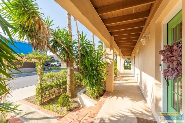 109 W Morningside Dr., South Padre Island, TX 78597