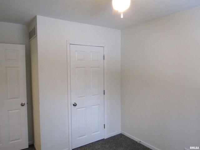 510 W MILTON Avenue, Lewistown, IL 61542