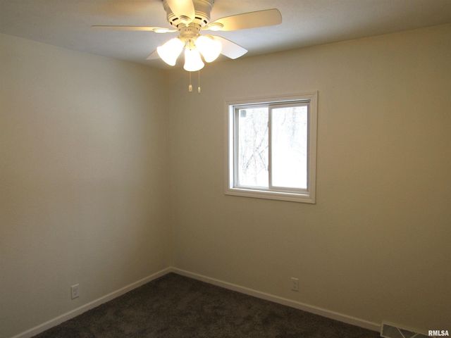 510 W MILTON Avenue, Lewistown, IL 61542