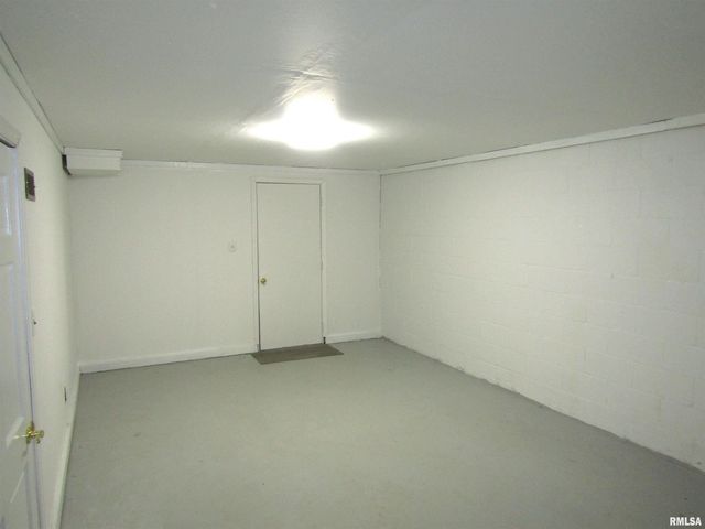 510 W MILTON Avenue, Lewistown, IL 61542