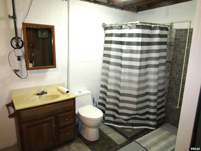 510 W MILTON Avenue, Lewistown, IL 61542