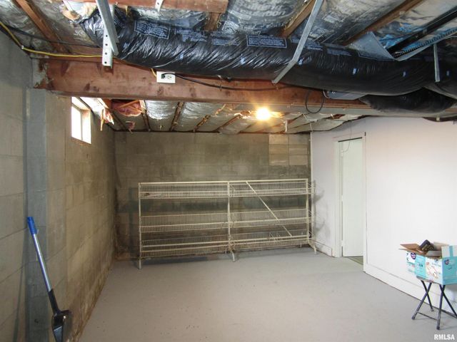 510 W MILTON Avenue, Lewistown, IL 61542