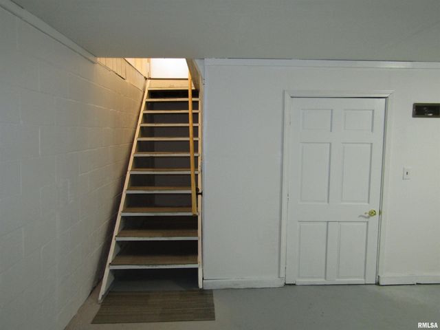 510 W MILTON Avenue, Lewistown, IL 61542