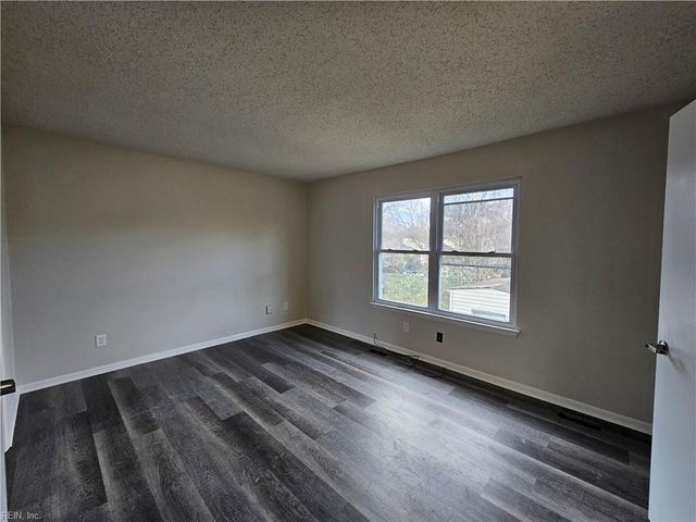 1026 Smoke Tree LN, Virginia Beach, VA 23452