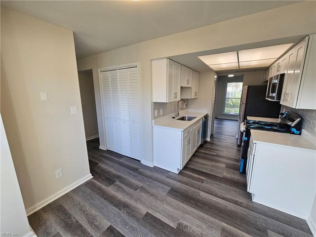 1026 Smoke Tree LN, Virginia Beach, VA 23452