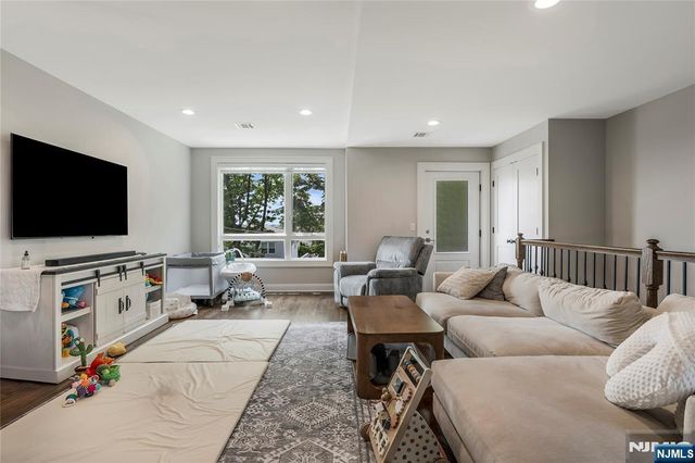 499 Sunset Terrace B, Ridgefield, NJ 07657