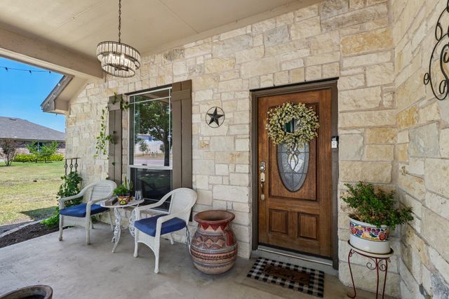 302 Lone Star BLVD, Hutto, TX 78634