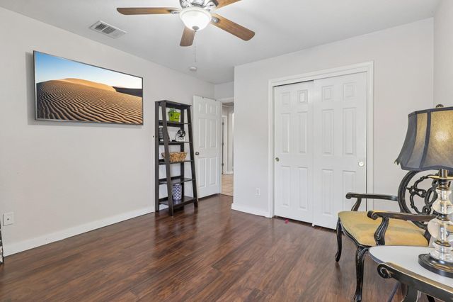 302 Lone Star BLVD, Hutto, TX 78634