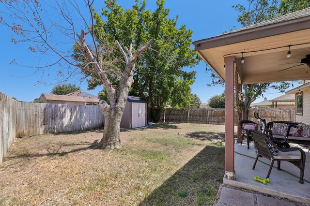 302 Lone Star BLVD, Hutto, TX 78634