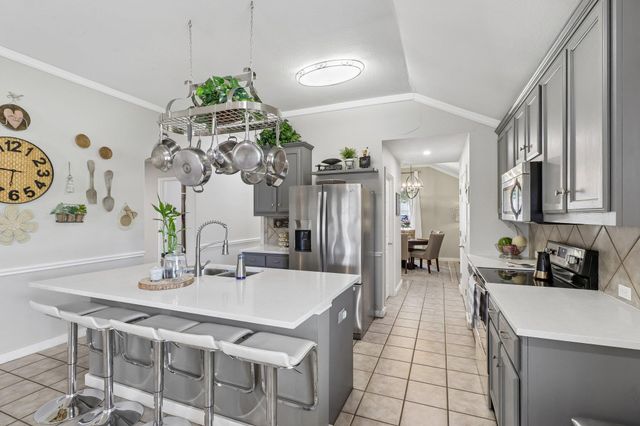 302 Lone Star BLVD, Hutto, TX 78634
