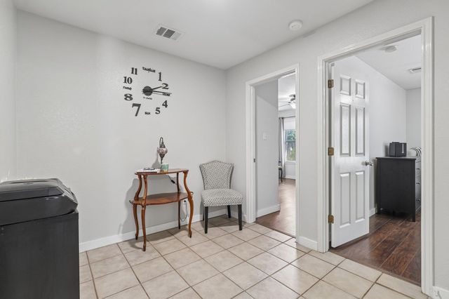 302 Lone Star BLVD, Hutto, TX 78634