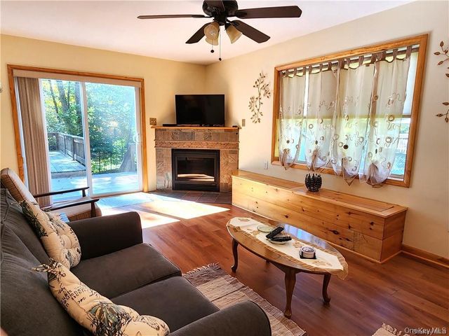 74 E Thompson Place, Smallwood, NY 12778