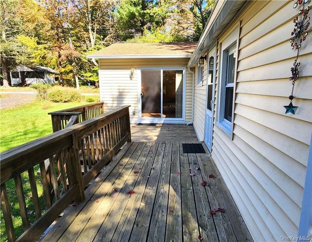 74 E Thompson Place, Smallwood, NY 12778