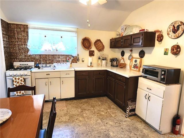74 E Thompson Place, Smallwood, NY 12778