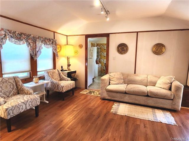 74 E Thompson Place, Smallwood, NY 12778