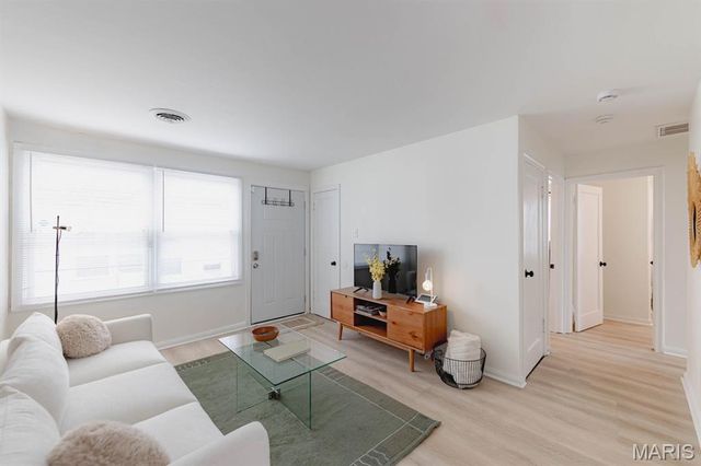 1231 Louisville Avenue, St Louis, MO 63139