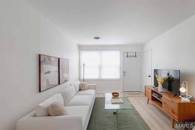 1231 Louisville Avenue, St Louis, MO 63139