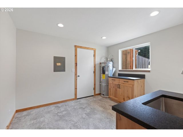 20750 STONE Rd, Sheridan, OR 97378
