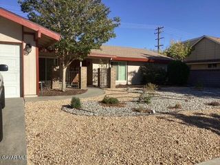 43922 Fenner Avenue, Lancaster, CA 93536