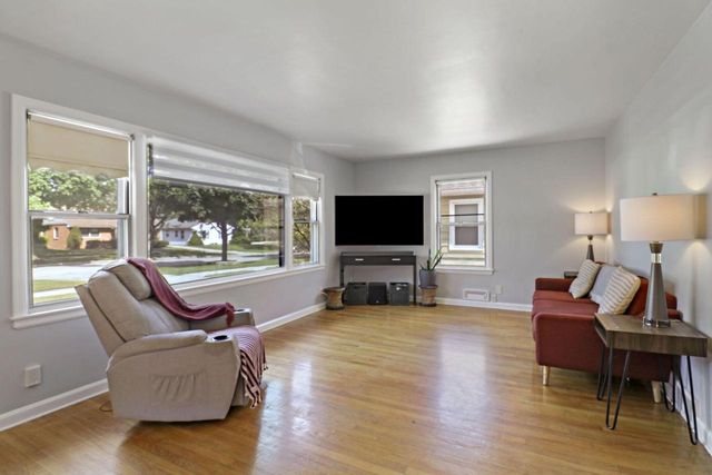915 Indiana STREET, Racine, WI 53405