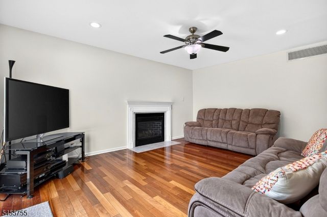 296 Remsen Ave, Woodbridge Twp., NJ 07001