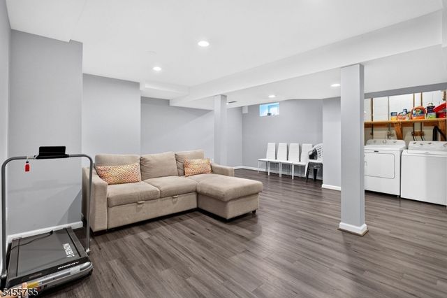 296 Remsen Ave, Woodbridge Twp., NJ 07001