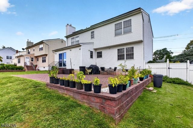 296 Remsen Ave, Woodbridge Twp., NJ 07001